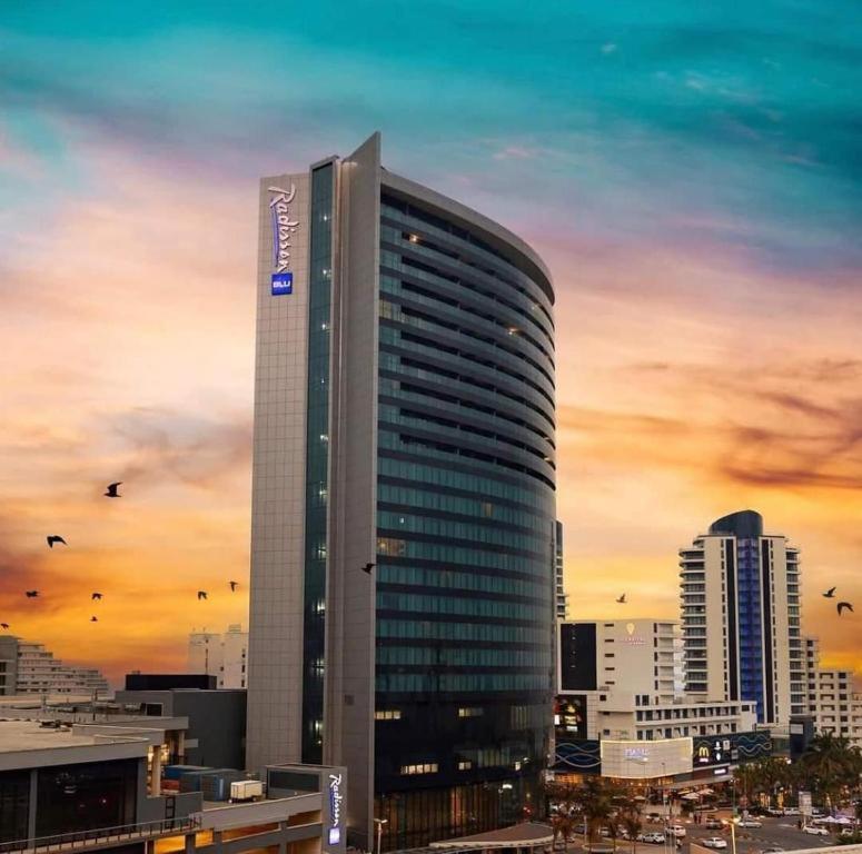 Umhlanga Radisson Blu Luxury Promenade Suite At Oceans Apartments ...